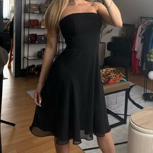 Straplesss elegant black dress